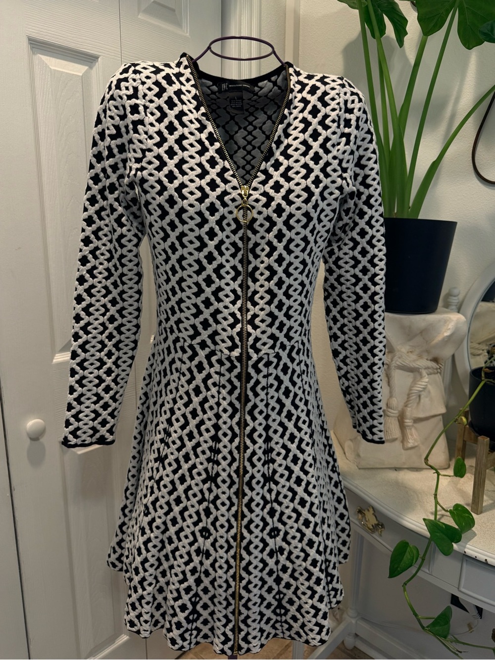 INC International Concepts Black and White Geometric Zip-Front Long Sleeve Dress